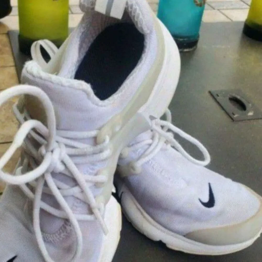 The Nike Air Presto  White with Black Accesnts Shoes - Women's Size 6